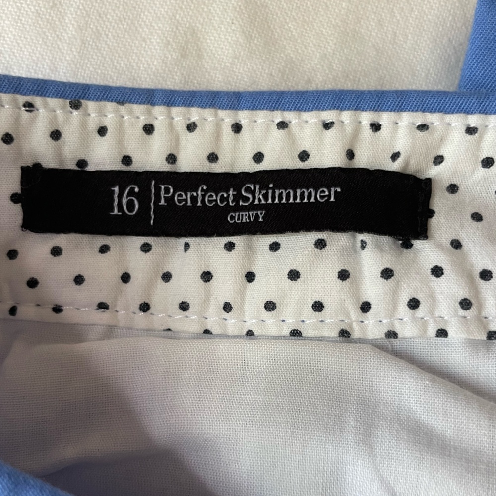 Talbots CURVY Blue Skimmer Capri Peddle Pusher Pants NWT Button Detail - Picture 11 of 14